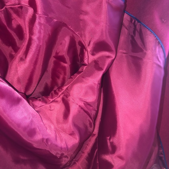 Women’s Red Larry Levine coat - Picture 10 of 10